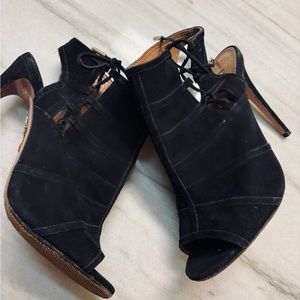 Gorgeous bl. suede open-toe shoe boots by Aquazzura. Bought at Bergdorf Goodman.